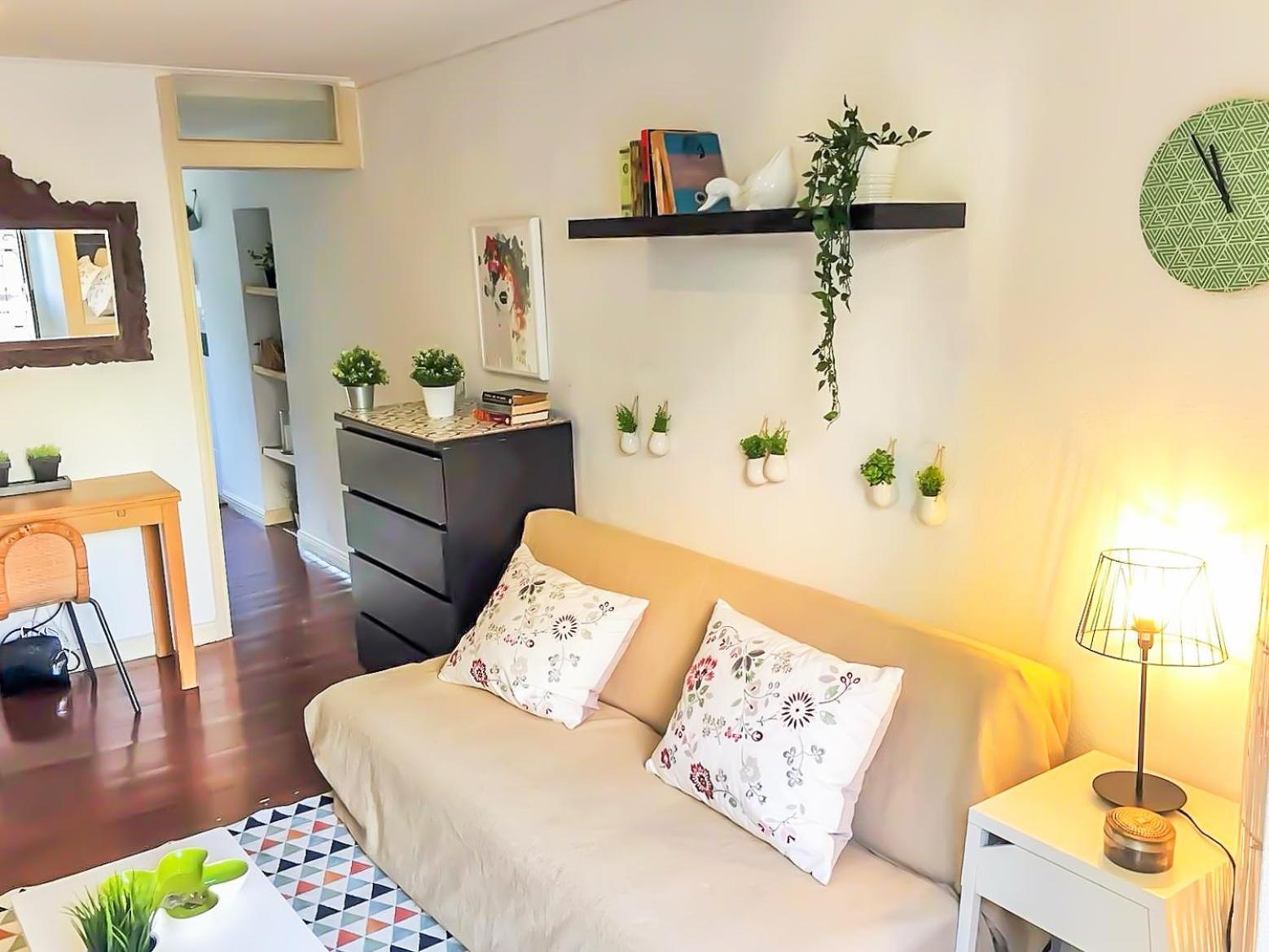 Apartment Beautiful Cozy Flat In Flowers Garden!